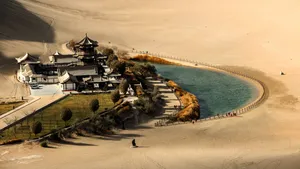 甘肃敦煌月牙泉自然风景图片第张