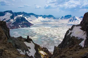 吉林长白山天池和聚龙泉自然风景图片第张