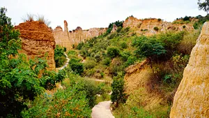 云南元谋浪巴铺土林风景图片第张