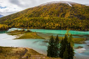 新疆喀纳斯秋天风景图片第张