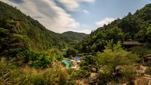 云南腾冲热海大滚锅风景图片第张