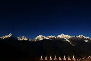 云南梅里雪山风景图片第张