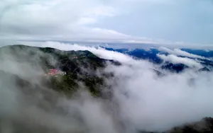 雾锁阳明山风景图片第张