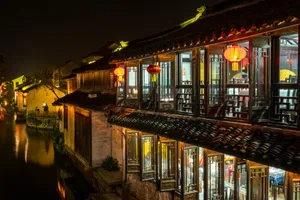 江苏苏州周庄夜景图片第张