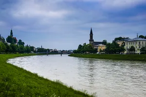 奥地利月亮湖小镇哈尔施塔特风景图片第张