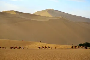 甘肃鸣沙山月牙泉风景图片第张