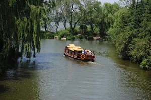 山东济南大明湖风景图片第张