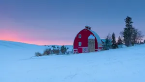 安静的雪中小屋图片第张