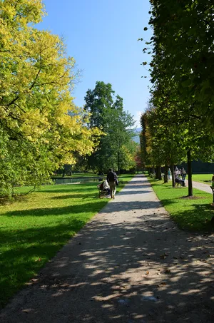 德国亮泉宫风景图片第张