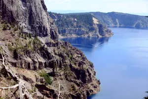 美国火山口湖风景图片第张