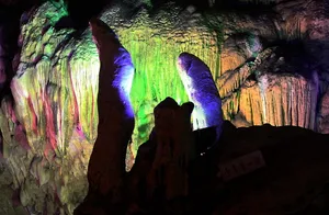 新疆三仙洞风景图片第张