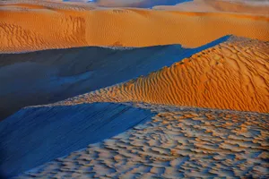 新疆塔克拉玛干沙漠风景图片第张