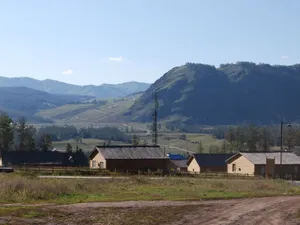 新疆喀纳斯湖边古村落图片第张