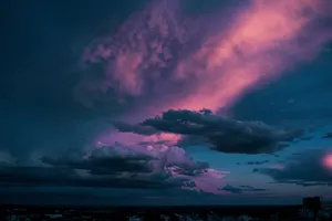 天空唯美云朵风景图片_1