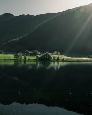 青山绿水湖泊风景图片