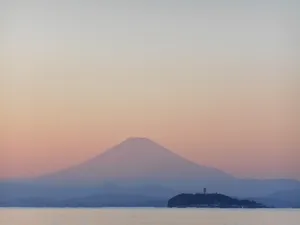 暮色中的富士山图片