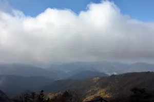 荒野山岭图片