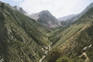 峡谷山脉图片第1张