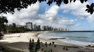 沿海城市海边风景图片_1