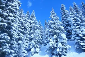 寒冬雪山景观摄影图片_1