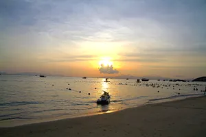 巽寮湾海边夕阳图片