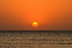 海面日出风景图片_1