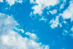 蓝色天空泡影图片_1