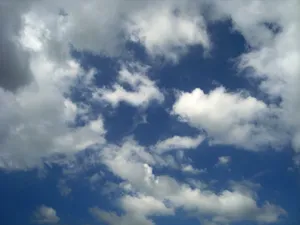 唯美蓝色天空图片