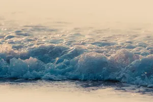 大海晶莹浪花图片_1