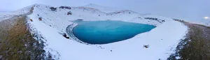 雪山天池风景图片