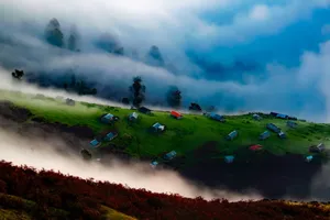 伊朗云雾风景图片_1