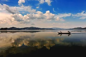 唯美湖水风景高清图片