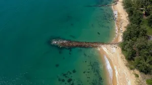 美丽的海岸线风景图片