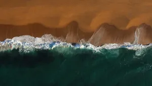 美丽的海岸线风景图片_4