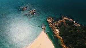 美丽的海岸线风景图片_16