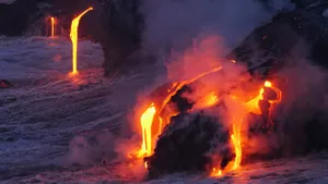 壮观的火山爆发图片_3