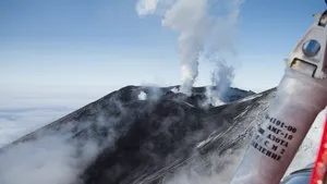 壮观的火山爆发图片_4