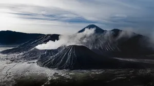 壮观的火山爆发图片_10