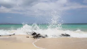 5k高清海浪图片_2
