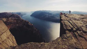 陡峭的悬崖图片_3