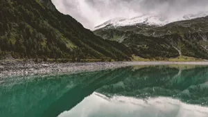 美丽的山峰倒影图片_8