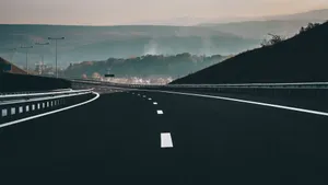 蜿蜒的公路风景图片_7