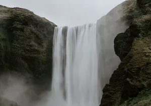 山水瀑布自然风景图片第1张