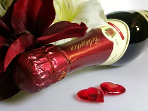 花朵与红酒图片第张