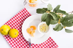 新鲜多汁剥开的橘子图片第张