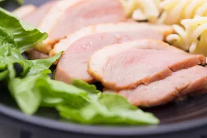 美味好吃的鸭胸肉蔬菜沙拉图片第张