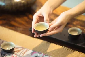 色泽莹亮爽口的茶水图片第张