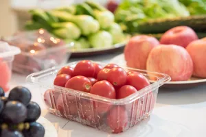 放到桌上的蔬菜食材图片第张