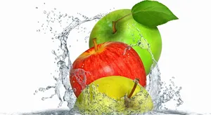 水果掉进水里溅起的水花图片第张