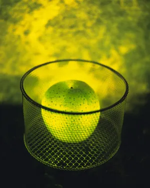 梦幻绿色发光水果图片第张